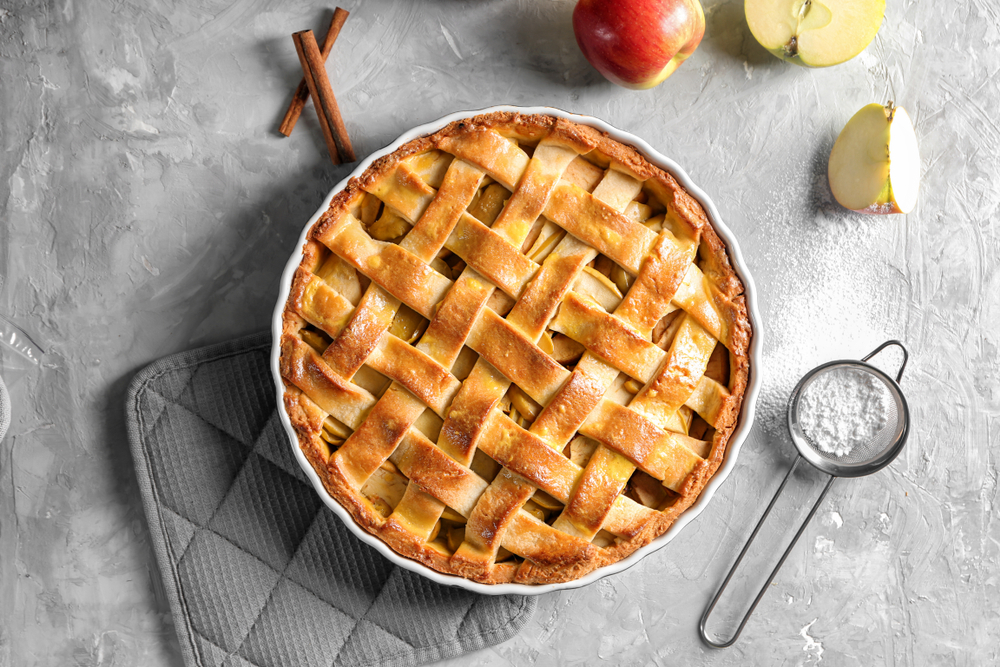 Composition,With,Delicious,Apple,Pie,On,Light,Background